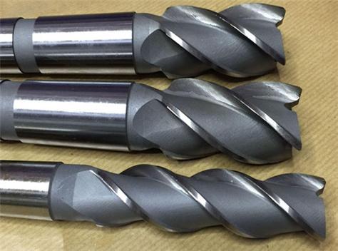 高速钢常被用于制作薄刃或金属切削工具,也被用来制作冷挤压模具,使用